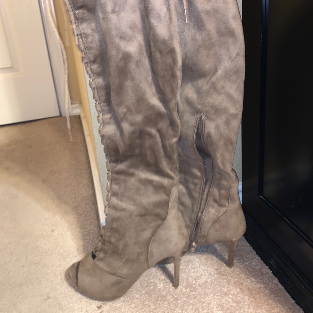 Boots - Picture 2 of 3